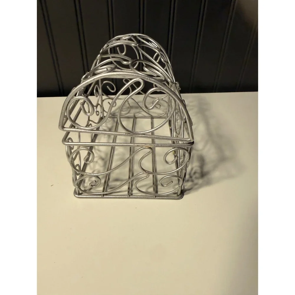 Smashe's stashes Wired Treasure Box In Silver Metal Giogio Beverly Hills